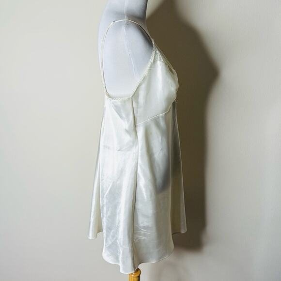 Victoria’s Secret Vintage Ivory Lace Trim Satin Chemise - Picture 4 of 6